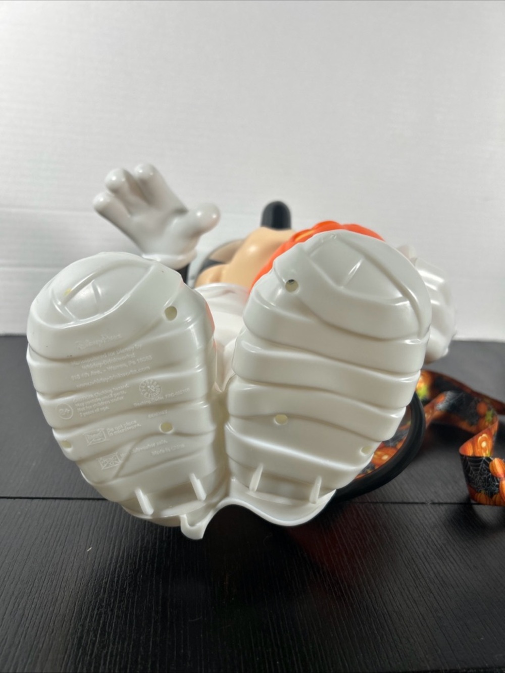 Disney Glow-in-the-Dark Mickey mummy popcorn bucket Disney parks - Picture 7 of 9